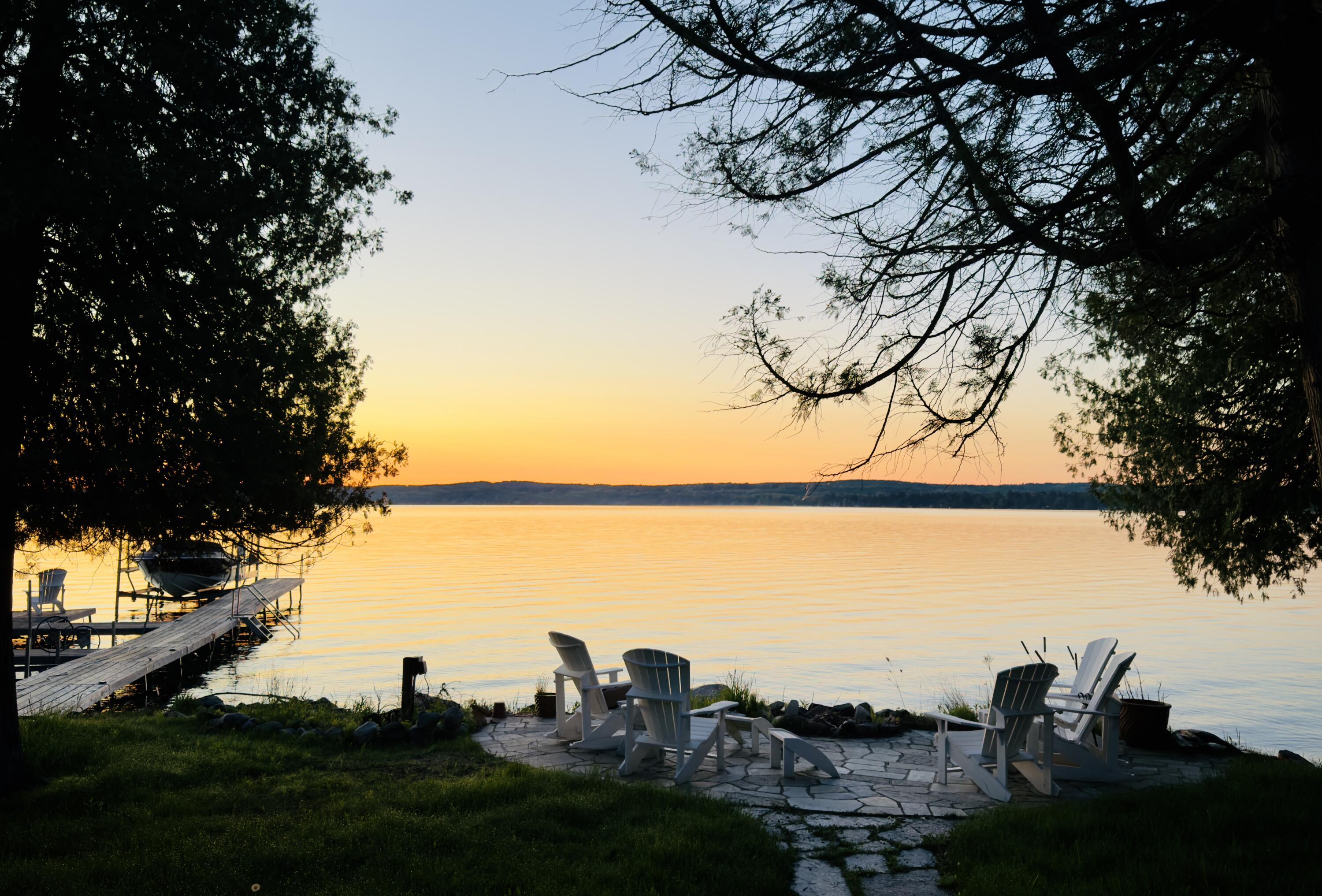Image 2: Lakeview
