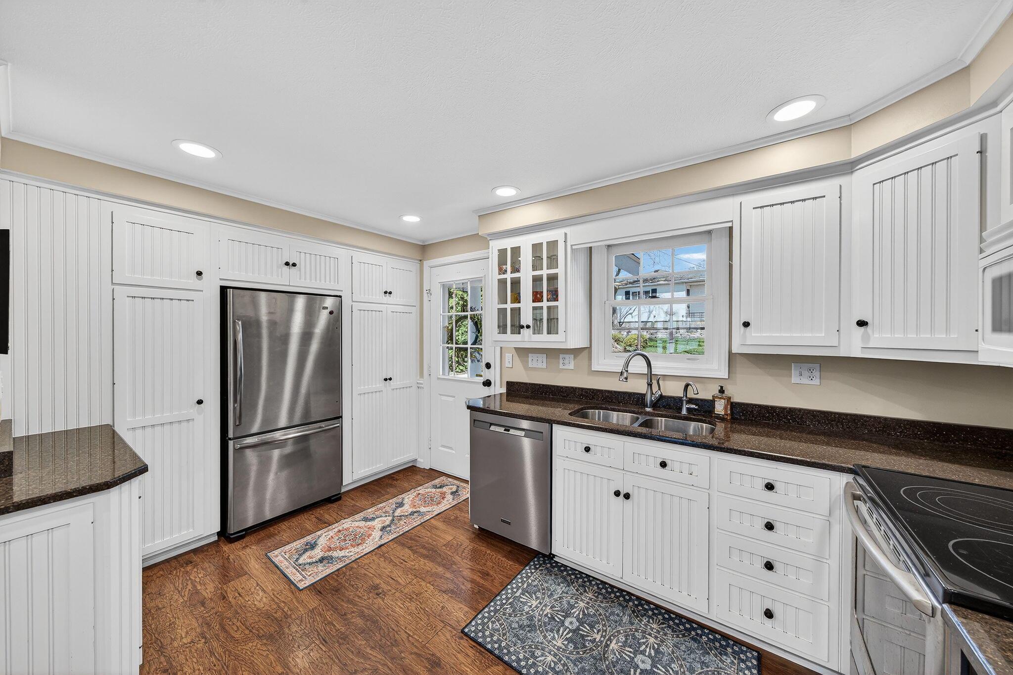 Image 4: 20775 Decatur St-21