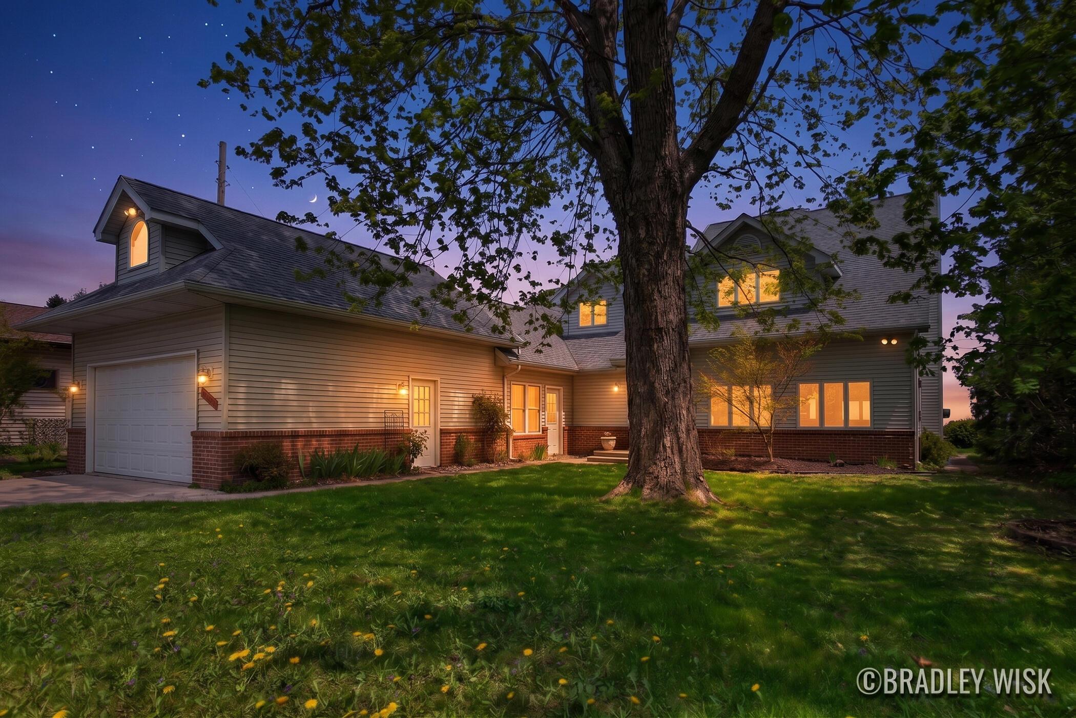 Image 2: 203 S Lake St_2