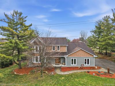 6385 Woodcrest Ridge