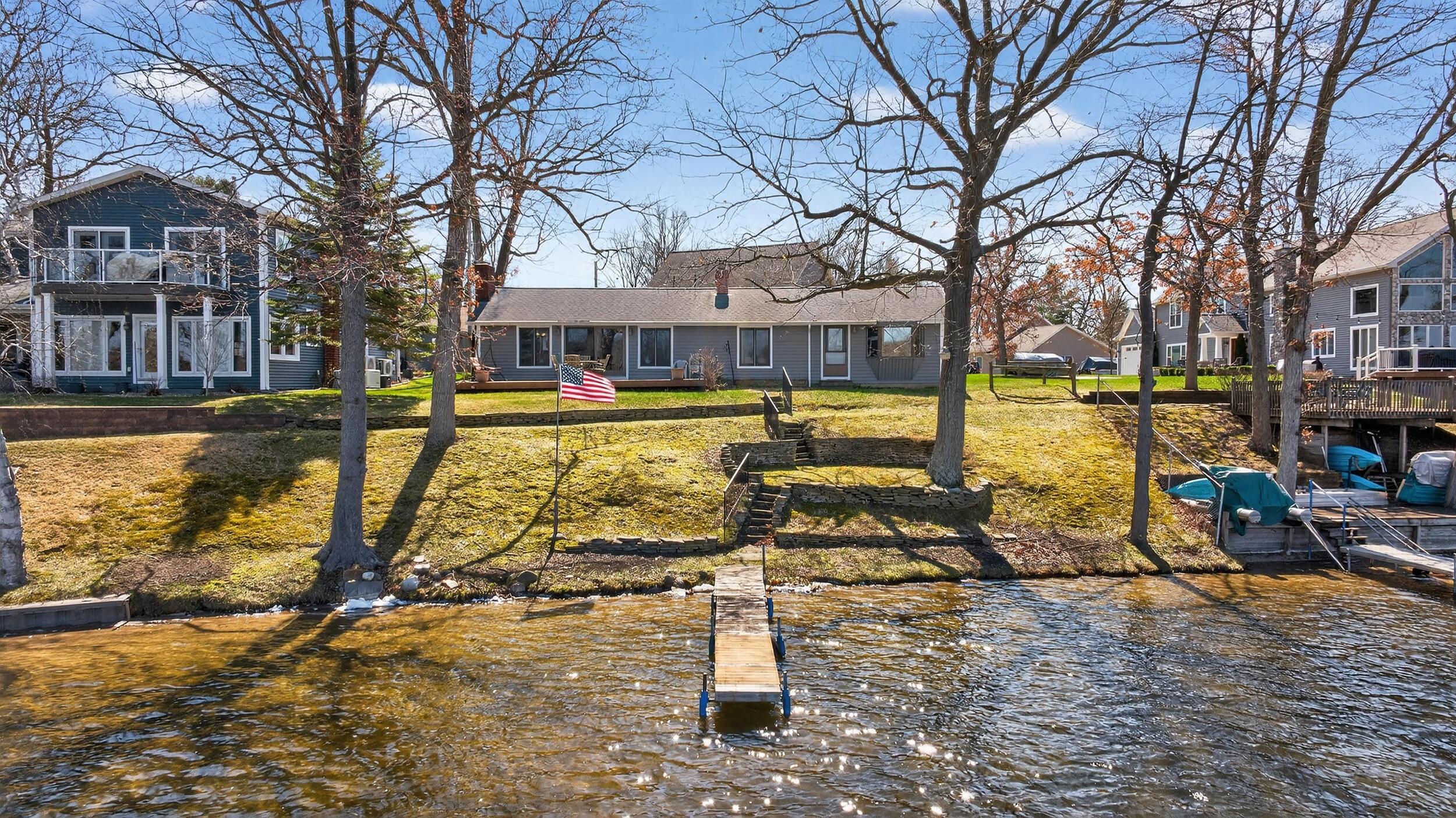 Image 2: 4_8653 wildwood ct jackson mi - 0007