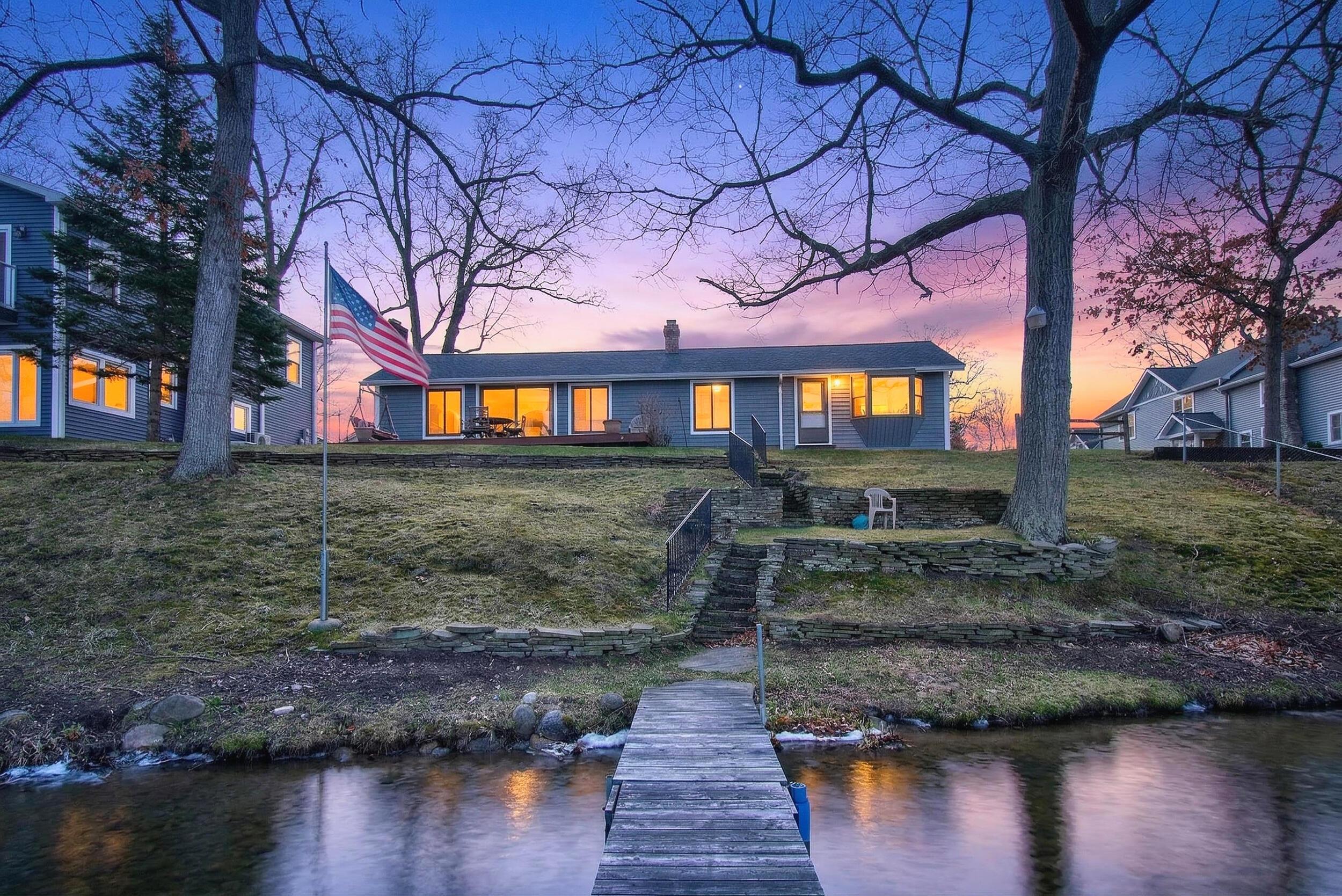 Image 3: 1_8653 wildwood ct jackson mi - 00034