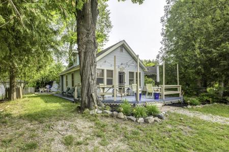 7403 Woodside Road