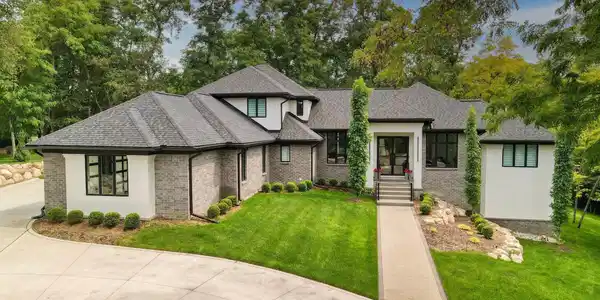 521 Iroquois Court