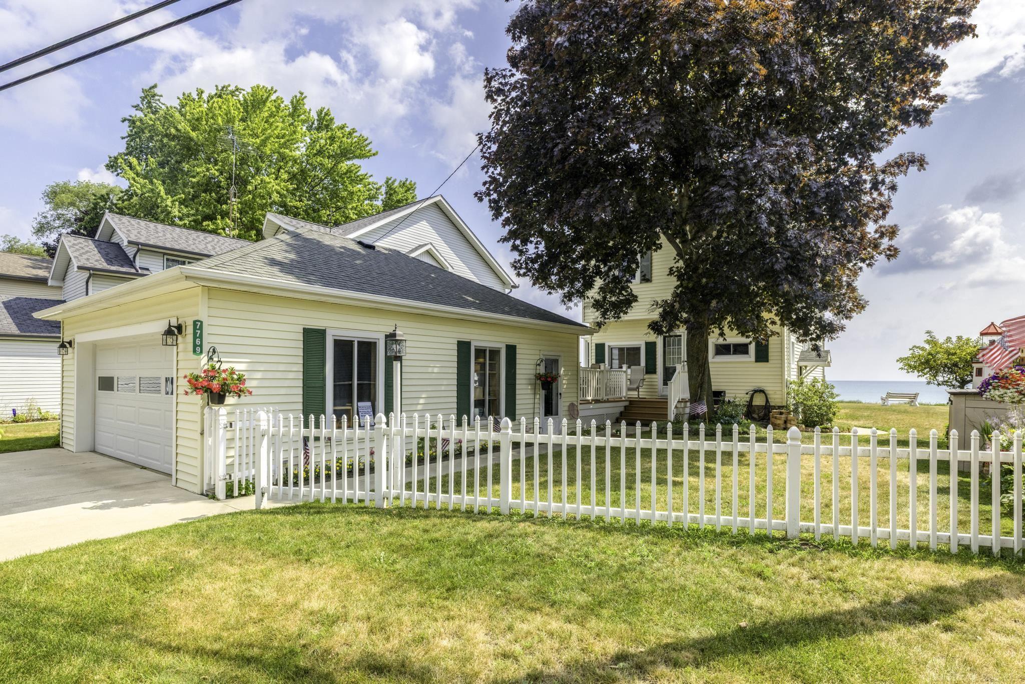 Image 2: Curb Appeal