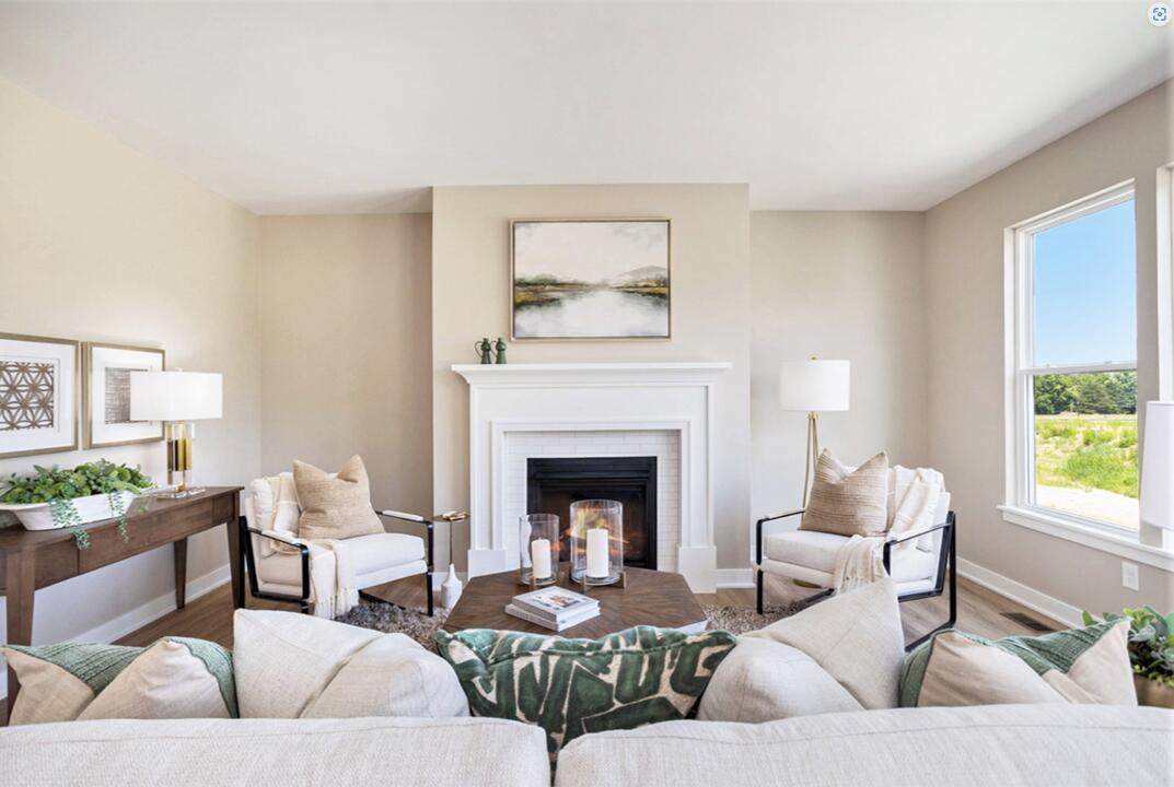 Image 4: Family Room