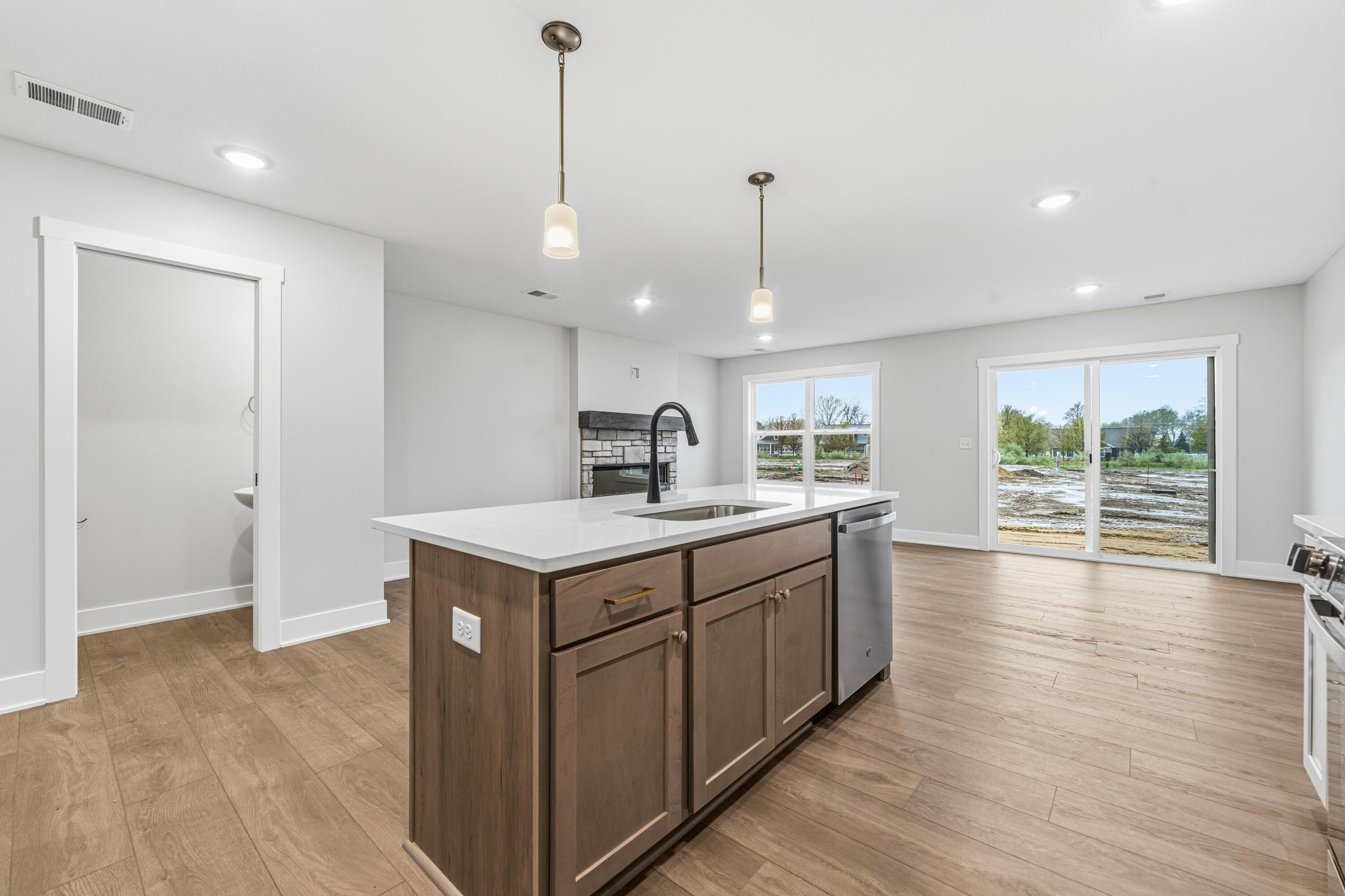 Image 3: Kitchen