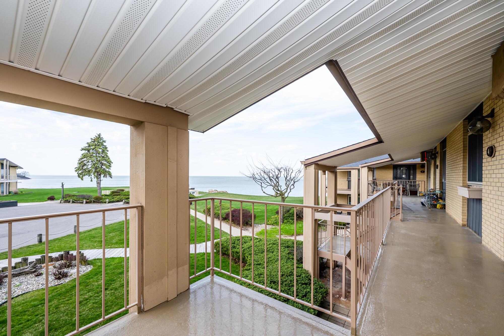 Image 3: Surfside-119