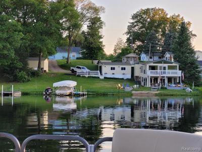331 N Crooked Lake Drive