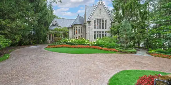 5621 Arbor Bay Court