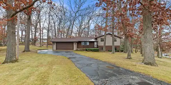 400 N NORTH SHORE Drive