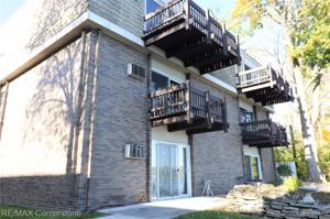 250 N LIBERTY Street