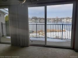 4968 LAKE POINT Drive