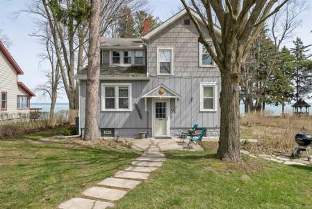 3705 Lakeshore Road