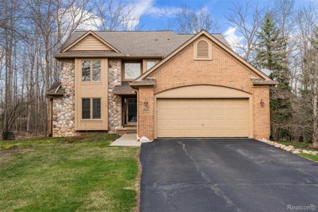 5146 Lagoons Circle