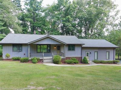 5211 Strawberry Lake Road