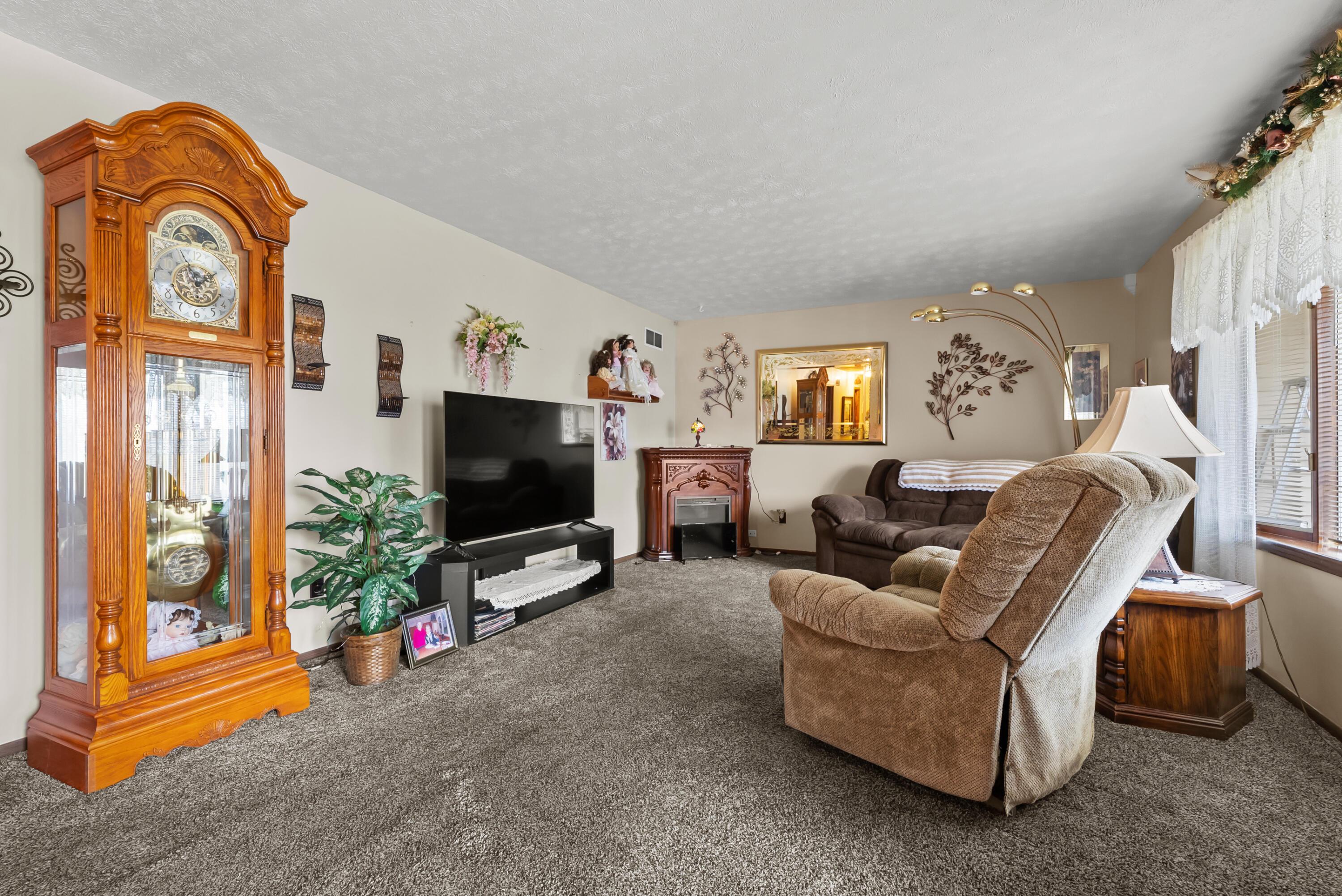 Image 4: Monroe Beach 1775 Battle Creek 49014-3