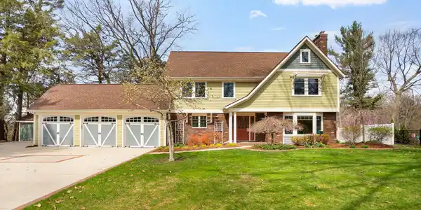 Image 2: 3-web-or-mls-18886-greenwood-ct