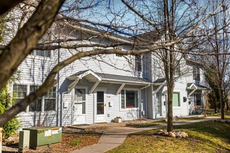 715 Lake Avenue