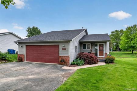 1102 Erskine Way
