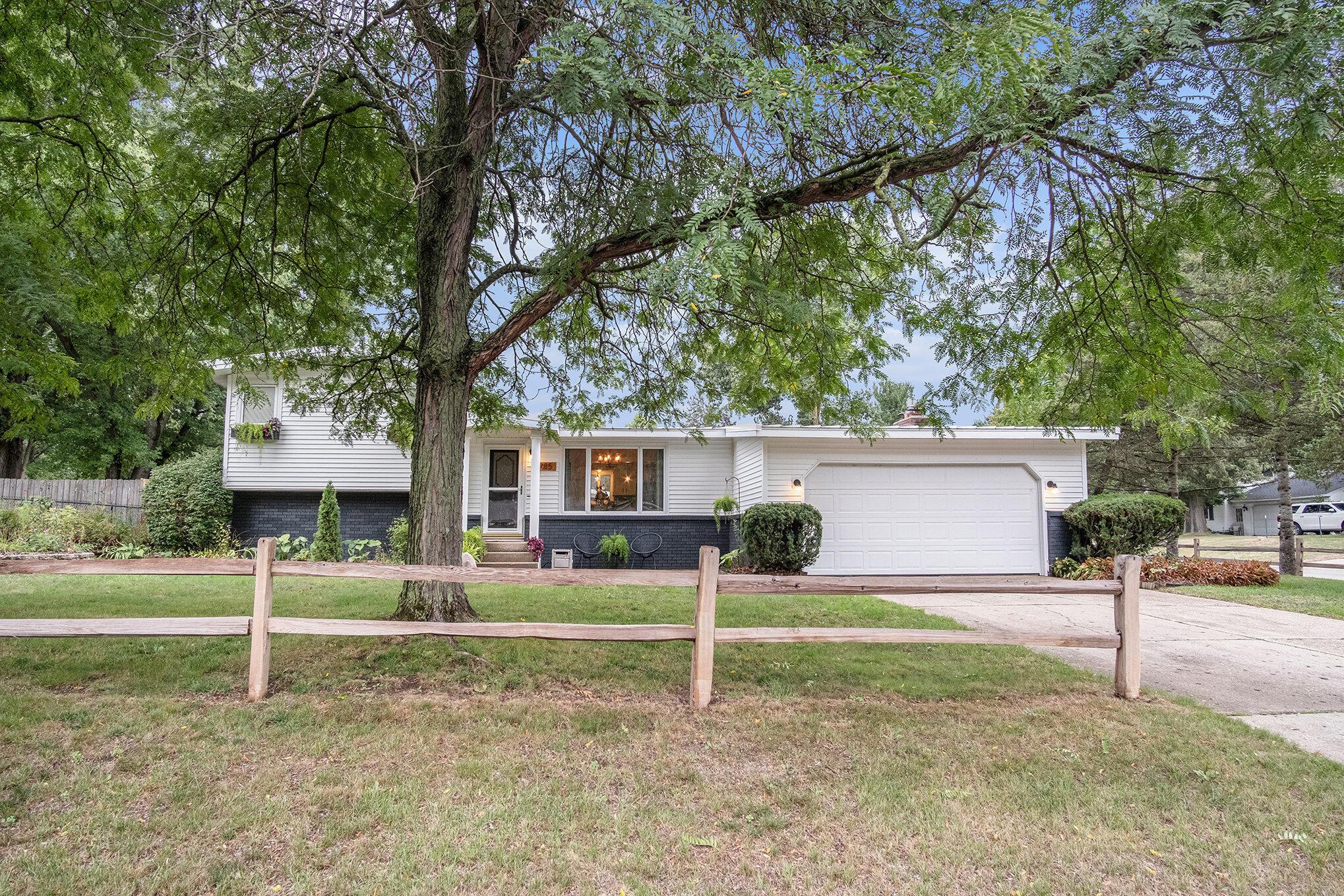 Image 3: 002_dscf0137_195