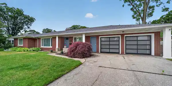 621 E Sunset Drive