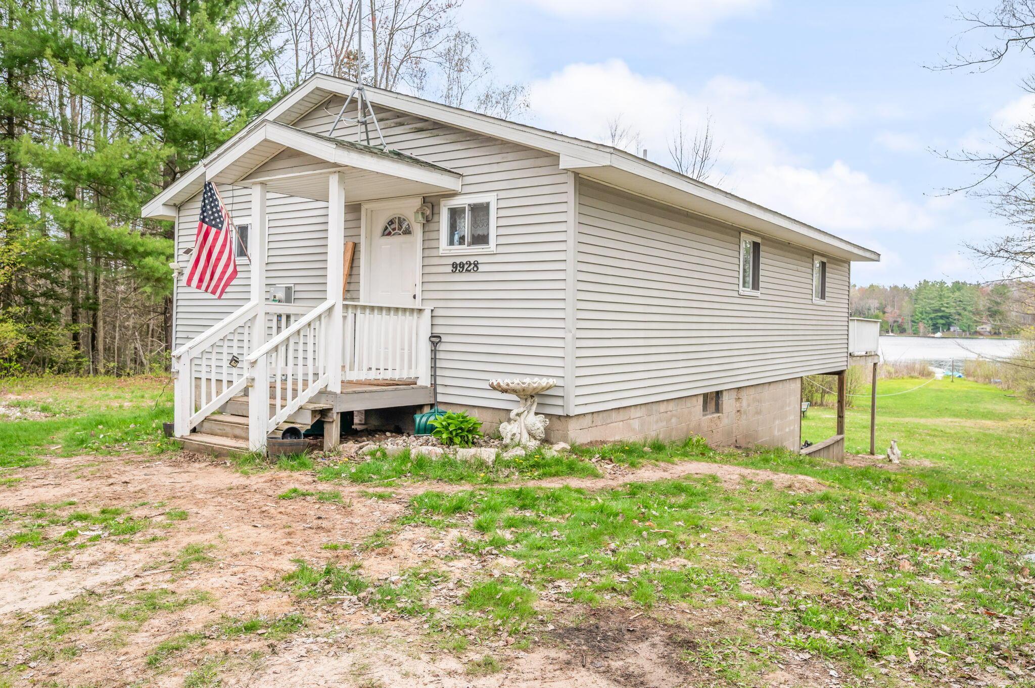 Image 2: 25-web-or-mls-9928-ShadyLane-ReedCity-25