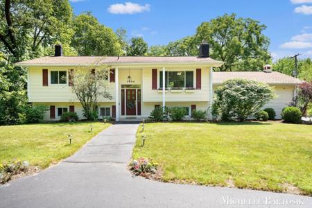 3990 Grand River Drive