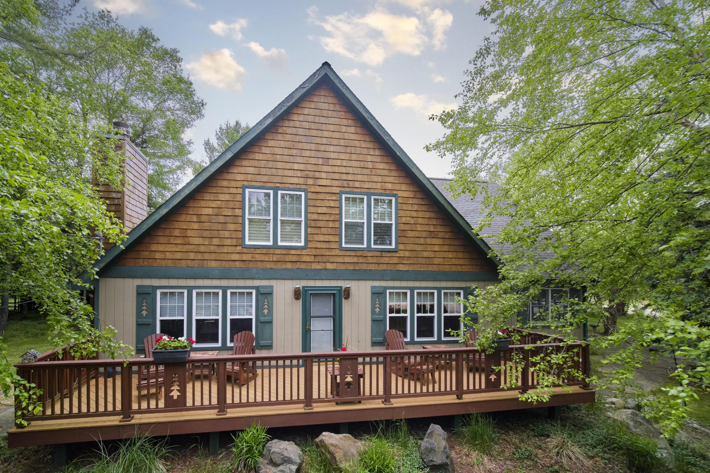 Image 4: Wood shake shingles add character