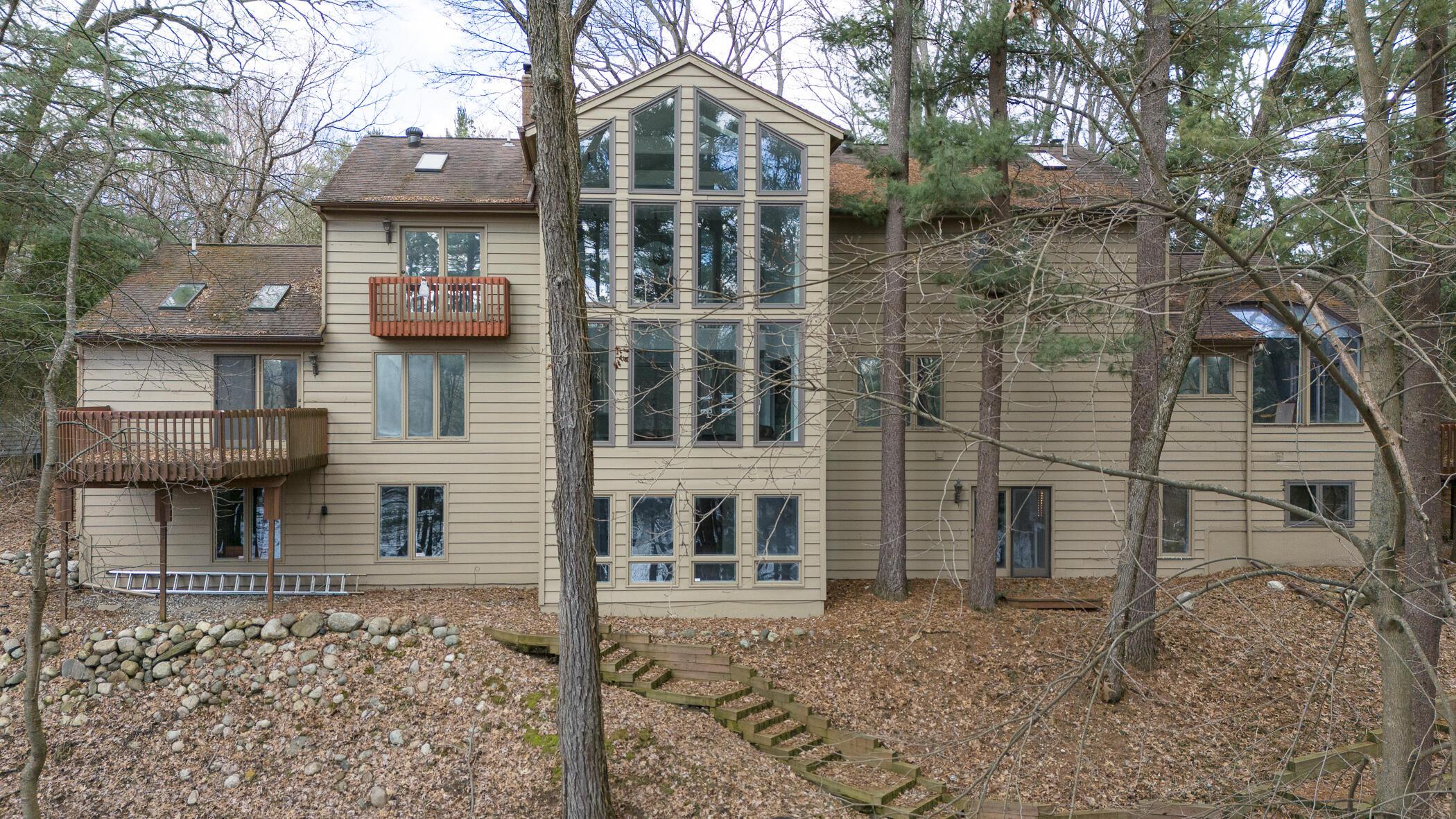 Image 1: 7129 Lakeridge Place