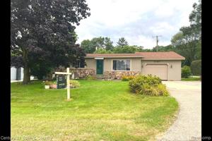 5187 LINDHOLM W Drive