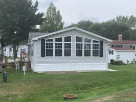 204 Shoreline W Drive