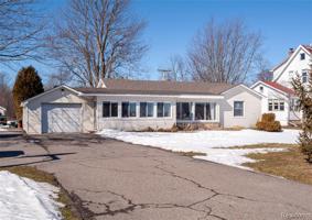 8684 N RIVER Road