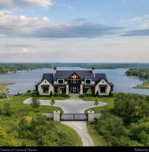120 BLOOMFIELD BLVD