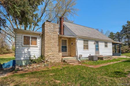 1325 E Barnes Lake Road