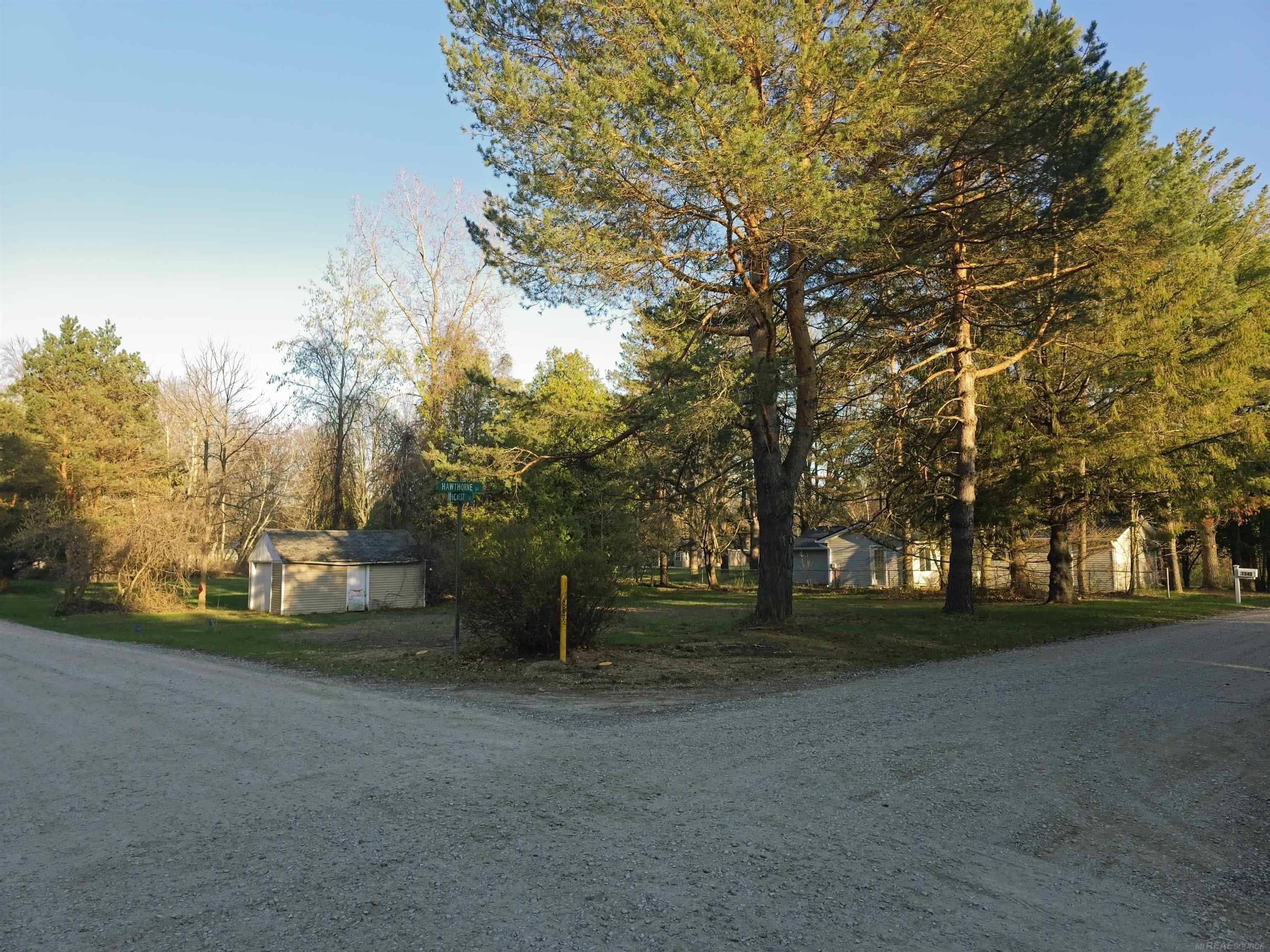 Image 3: Corner Lot