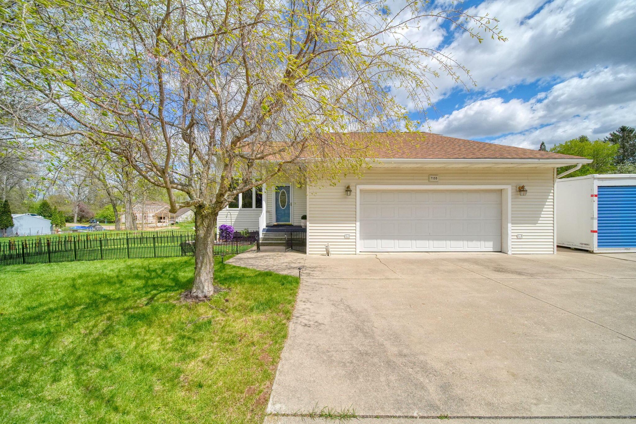 Image 1: 4-web-or-mls-DSC00312_HDR