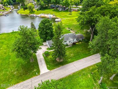 7436 Oak Bay Drive
