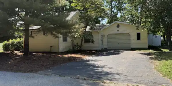 105 W Johannah Street