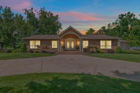 686 Leonard Drive