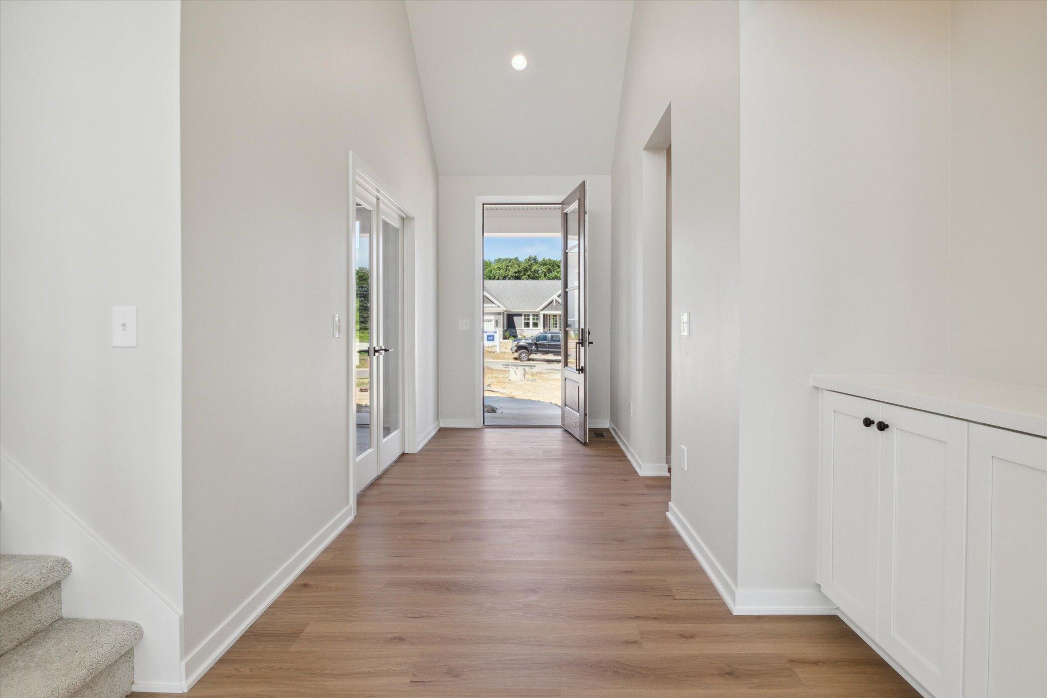 Image 3: Foyer