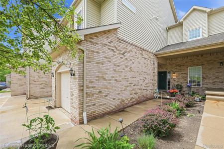 5905 High Pointe Court