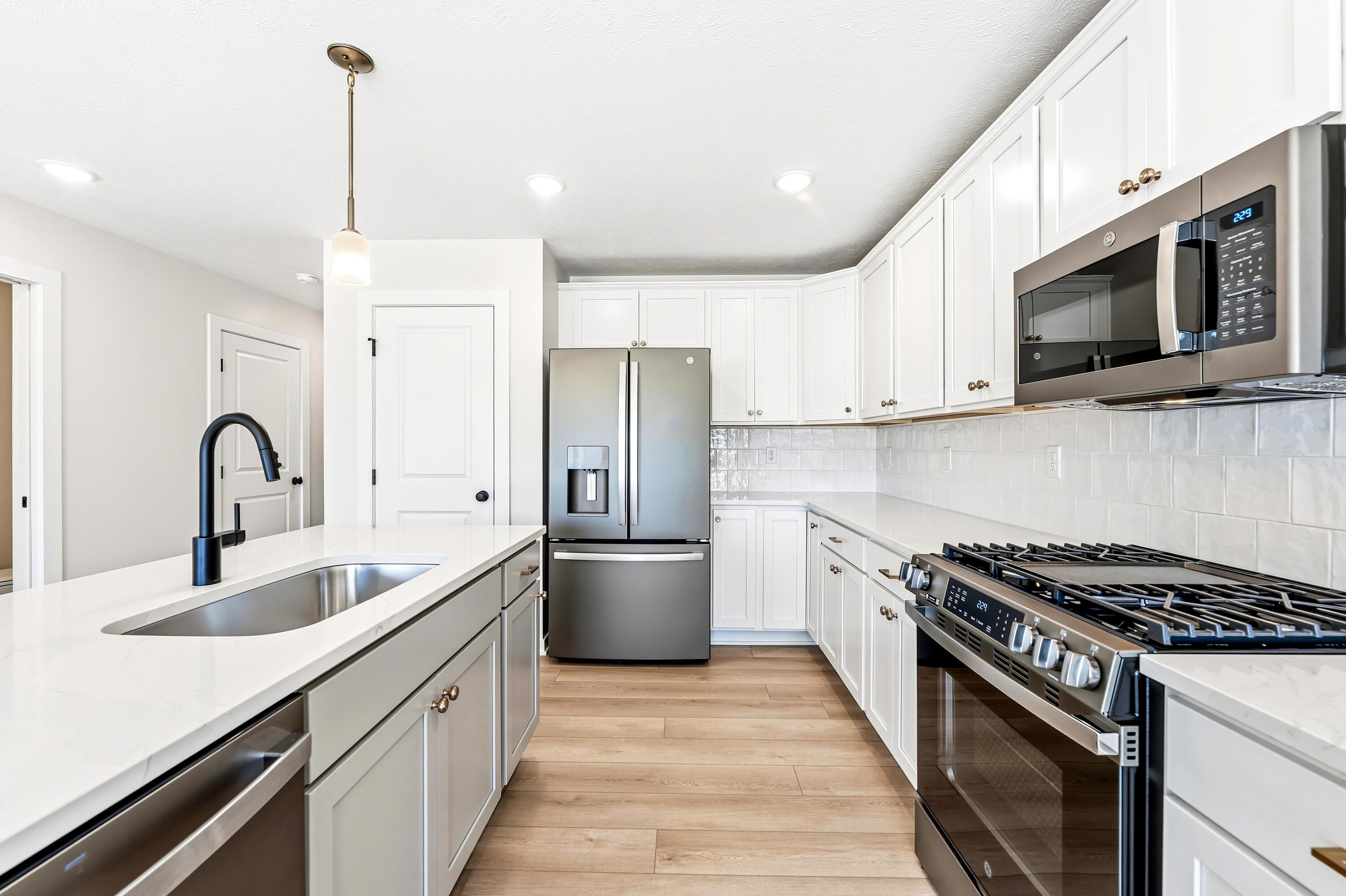 Image 1: Kitchen