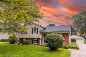2666 Calais Dr