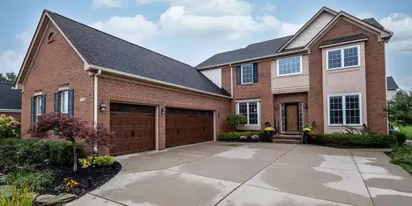 771 Bay Pointe Drive