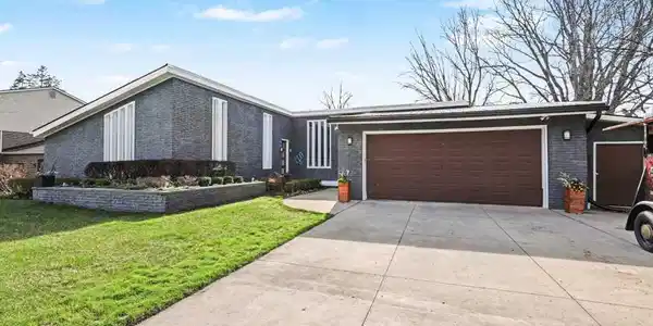 310 Pine Tree Road
