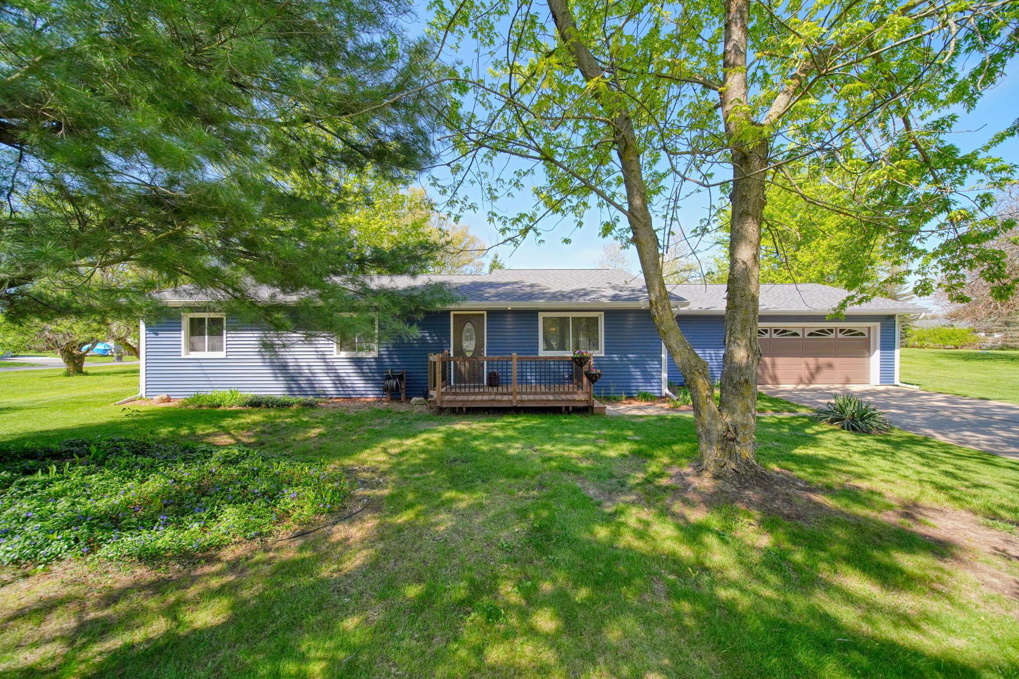 Image 3: 6-web-or-mls-DSC02078_HDR