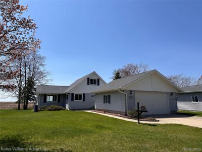 2800 E Booth Road