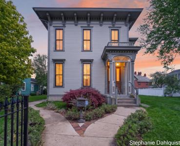 511 W Clay Avenue