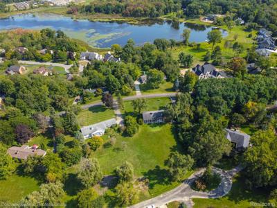 3260 Chickering Lane